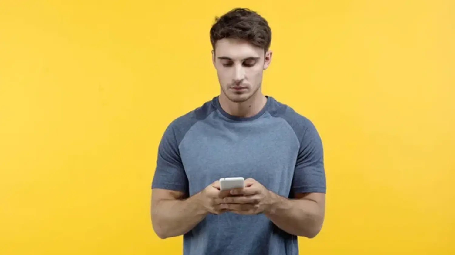 Signs He Is Losing Interest via Texting